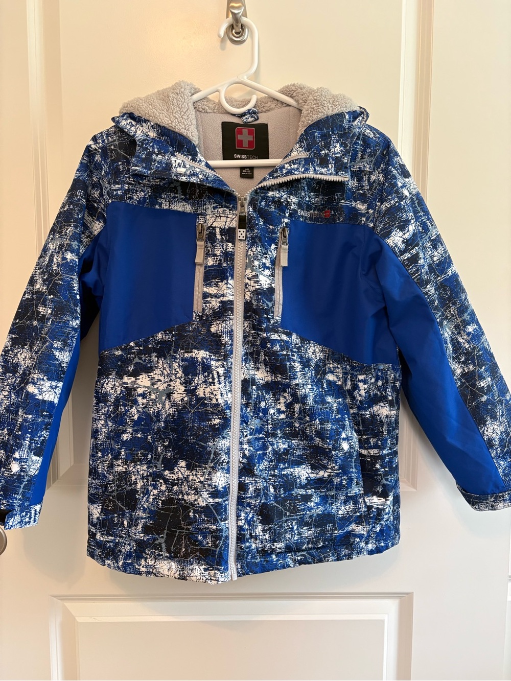 Swiss Tech Boys' Blue and White Patterned Puffer Jacket